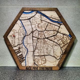 🌍 Objavte nový rozmer svojho mesta s našou 3D drevenou mapou! 🌟Predstavujeme unikátny kúsok umenia, kde každý príbeh nájde...